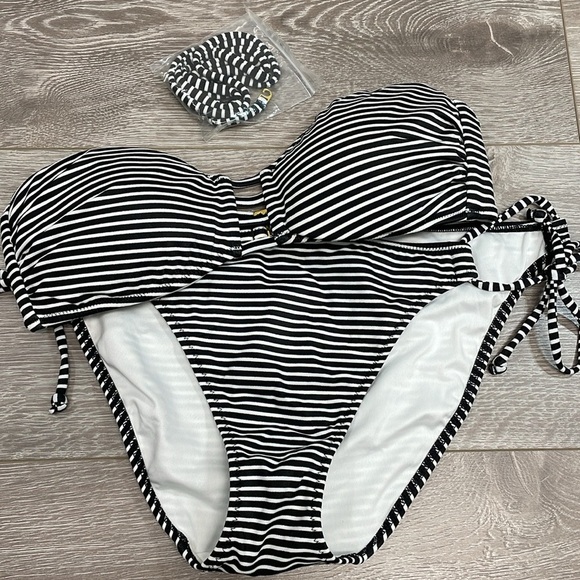 NWOT Victoria’s Secret The Bow Bikini Side Tie Bottom and Strappy Bandeau Top M - Picture 16 of 16